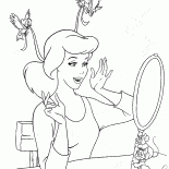 Cinderela em frente do espelho