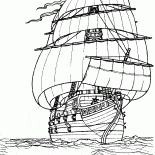 Um navio no mar