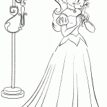Princesa com uma flor na mão