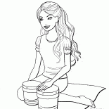 Barbie toca bateria