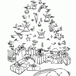 Pet sentiu adormecido perto da árvore de Natal